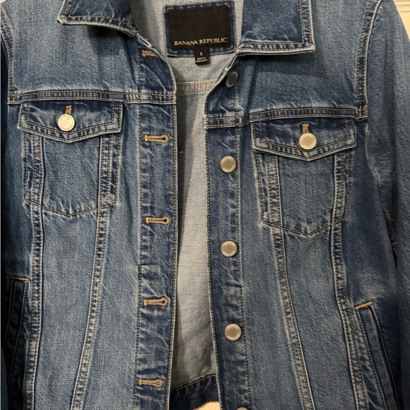 Banana Republic Jackets & Blazers - Banana Republic Indigo Denim Jacket